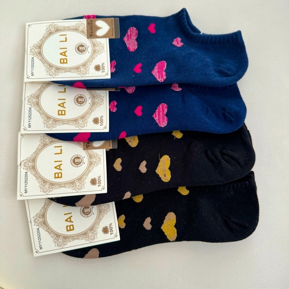 NWT! 4 pack Women’s Ankle socks Cotton socks with Hearts - Picture 3 of 4
